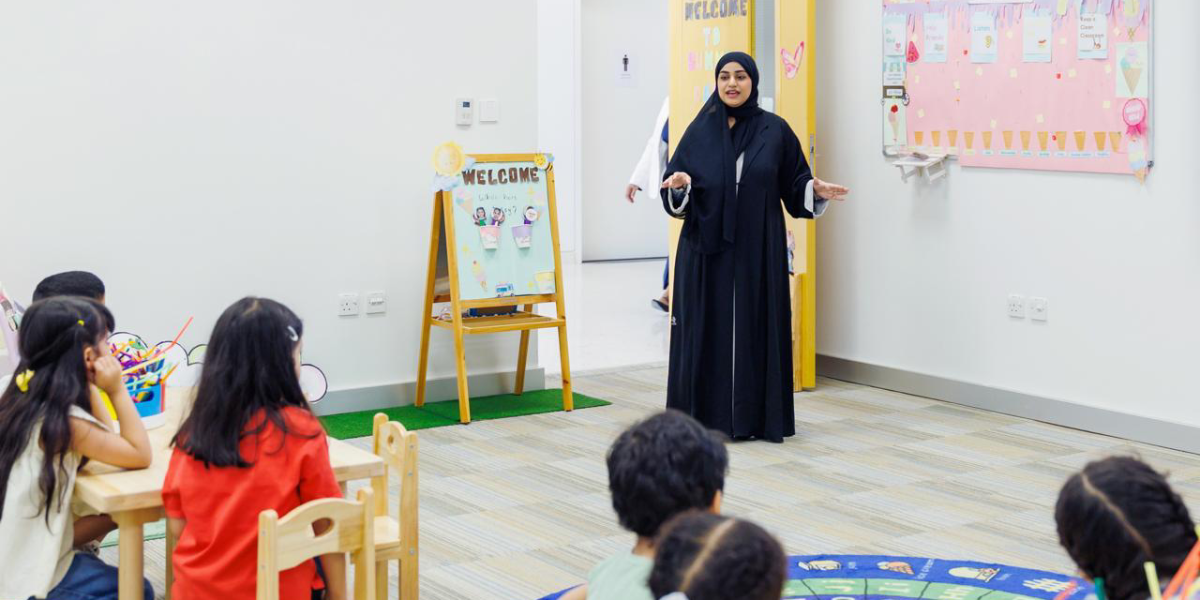 كلية التربية في جامعة الإمارات العربية المتحدة تنظم النسخة الثالثة من المخيم الصيفي 2026 لطلبة المدارس