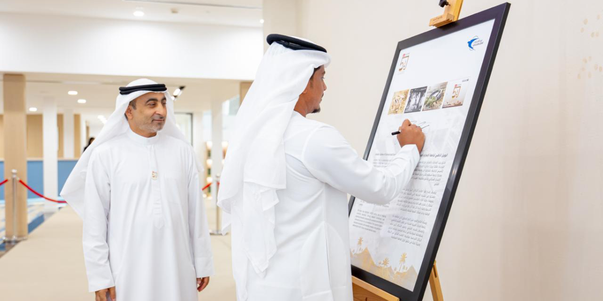 بالتعاون مع بريد الإمارات جامعة الإمارات العربية المتحدة تطلق طوابع بريدية تذكارية توثق مسيرة 50 عامًا من التميز الأكاديمي